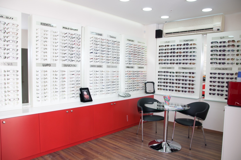 opticien-RIGAUD-min_store-office-interior-design-brand-optometrist-design-809393-pxhere.com